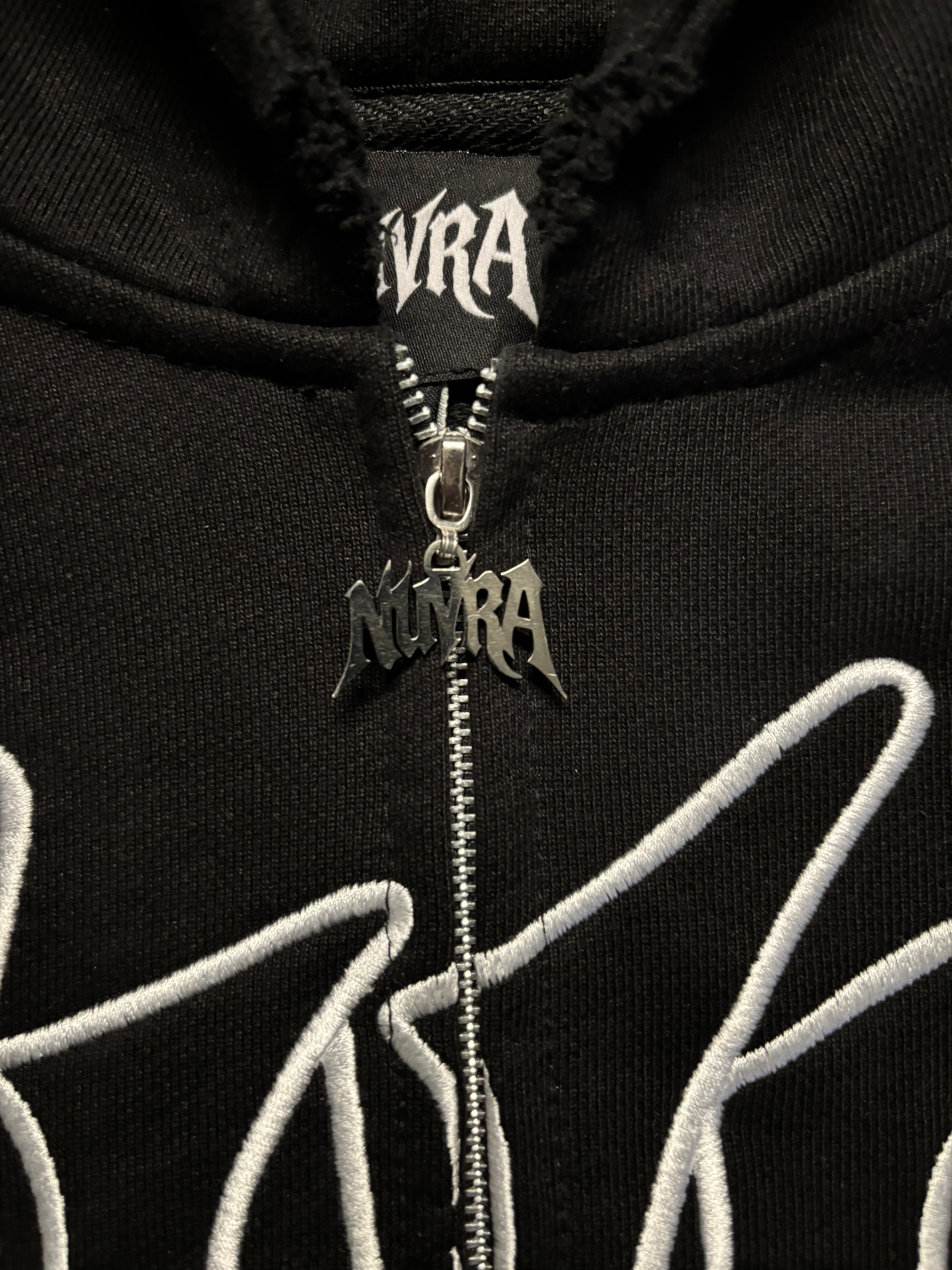 NUVRA ZIP UP 001